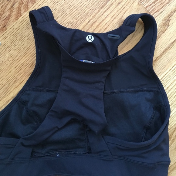 lululemon sports bra with phone pocket